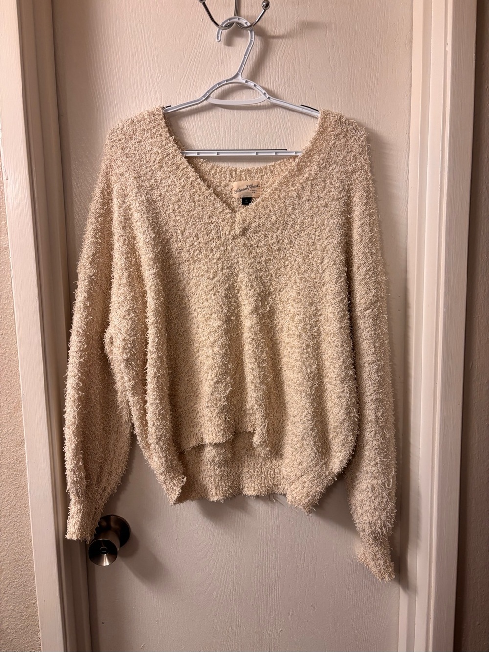 Universal Thread Cream Textured V-Neck Sweater